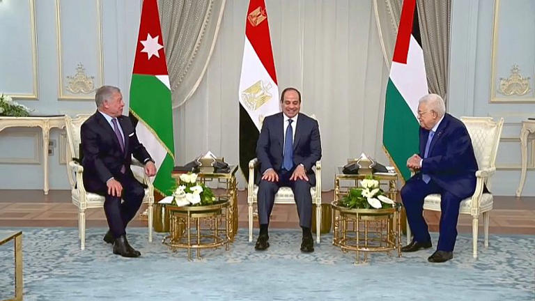 Egypt’s Sissi hosts Jordanian, Palestinian leaders to discuss “two-state solution”