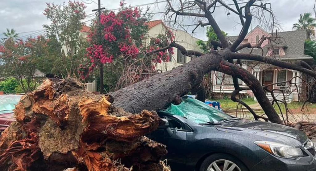 Flooding from Tropical Storm Hilary traps people in their homes south of Palm Springs as deluge spreads to&nbsp;Nevada