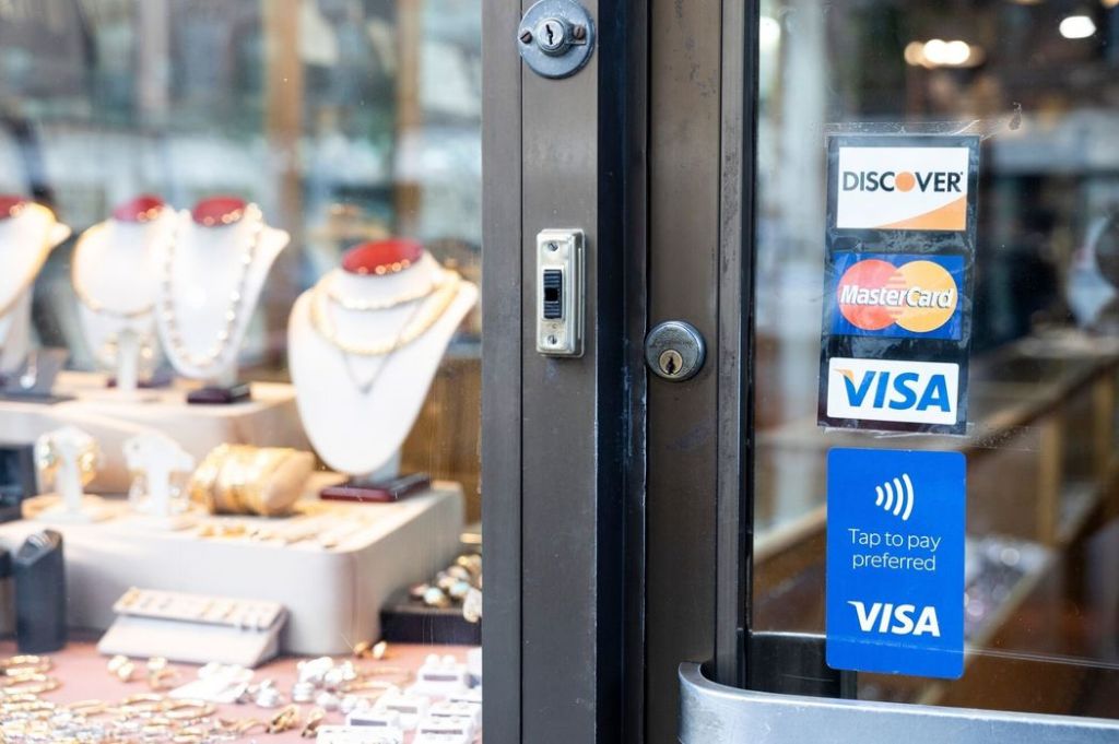 FINANCIAL DISTRESS: American Borrowers Are Getting Closer to Maxing&nbsp;Out