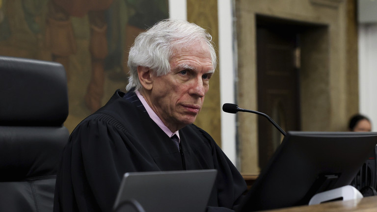 Bomb threat at home of  judge overseeing Trump&nbsp;case.