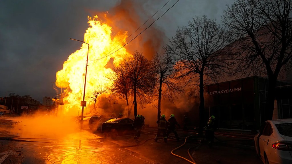 Russia fires hypersonic ballistic missiles at Ukraine’s 2 largest cities, leaving 5 dead, at least 130&nbsp;injured