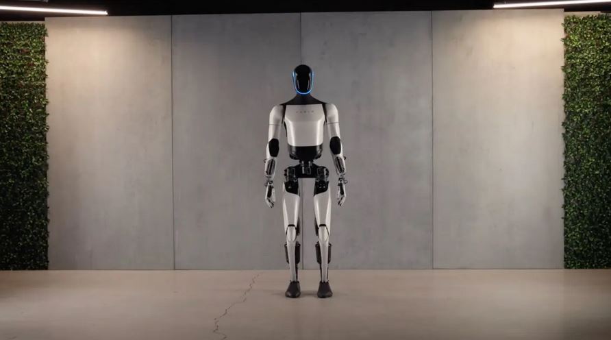 The next generation of Tesla’s humanoid robot makes its&nbsp;debut