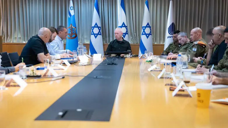 Defense Minister: Next stage in war will require public to remain calm and&nbsp;collected