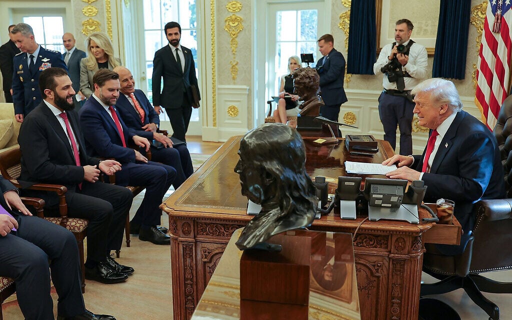 Trump says he will make ‘some announcements on Syria’ after White House meeting with&nbsp;Sharaa